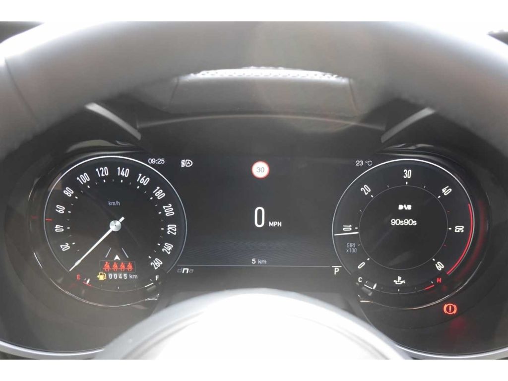 Alfa Romeo Stelvio 2025