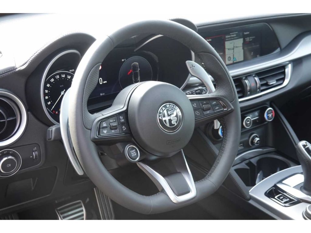 Alfa Romeo Stelvio 2025