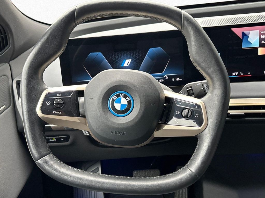 BMW iX 2023