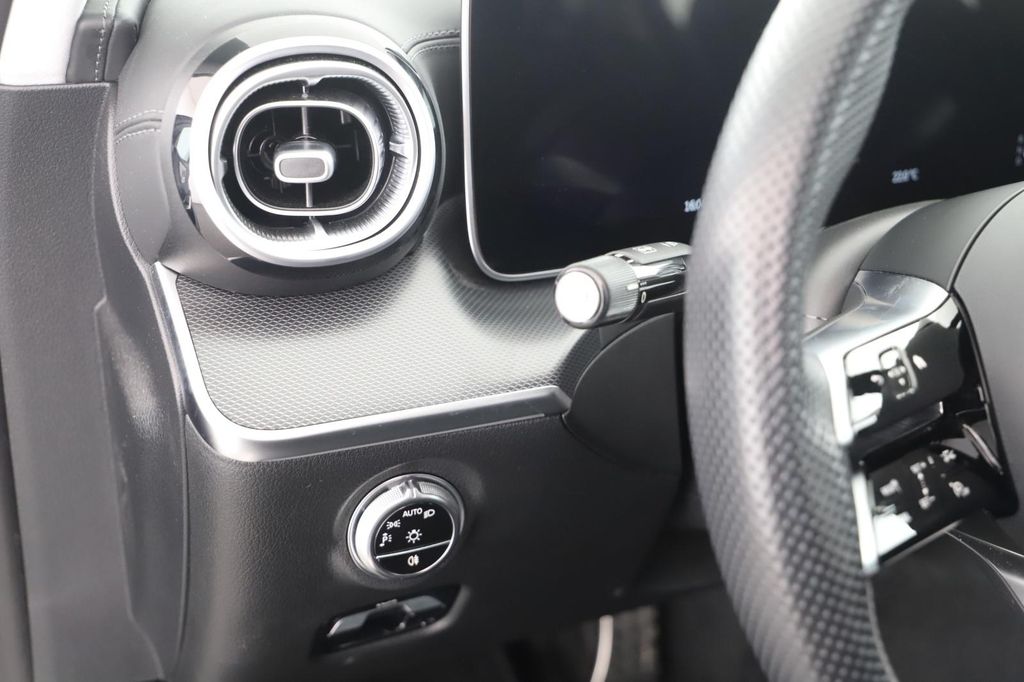 Mercedes-Benz C 300 2024