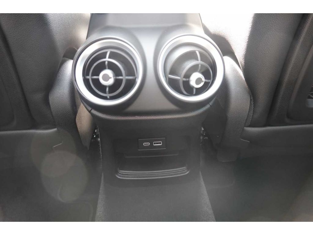 Alfa Romeo Stelvio 2025