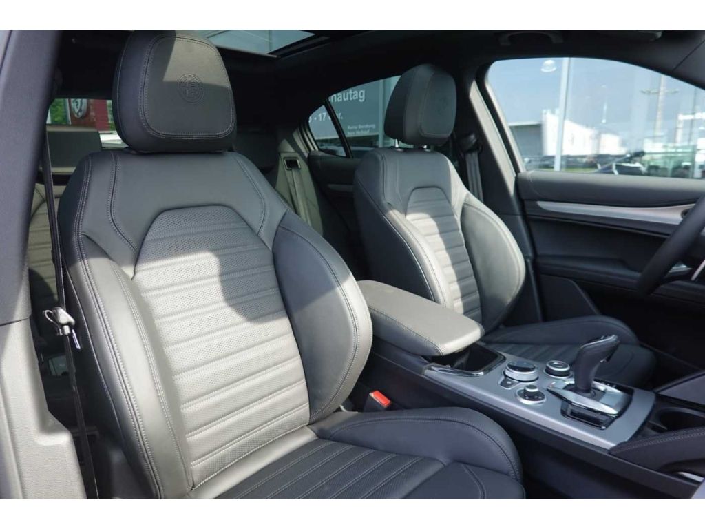 Alfa Romeo Stelvio 2025