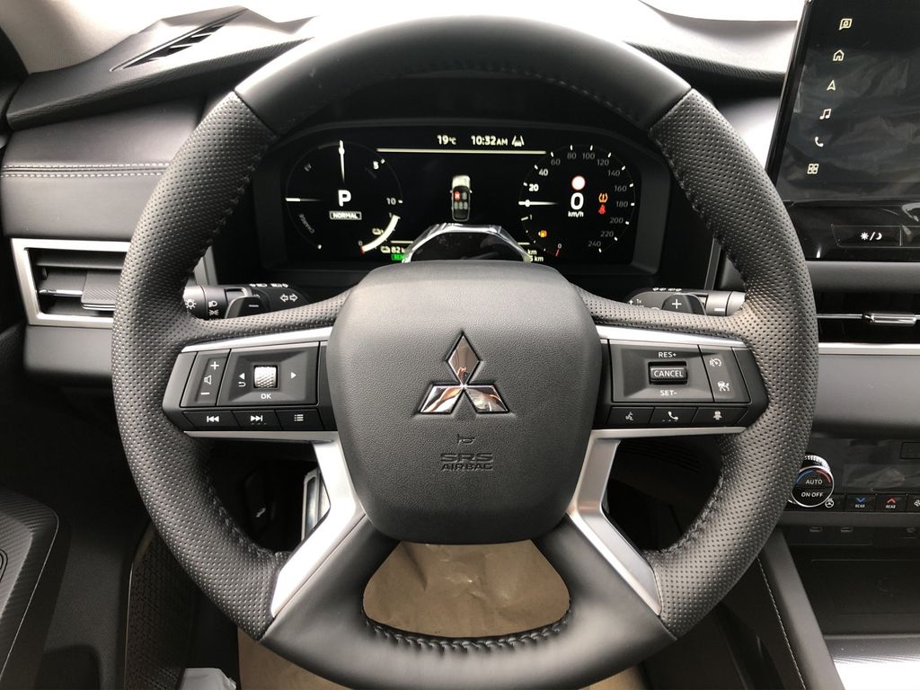 Mitsubishi Outlander 2025