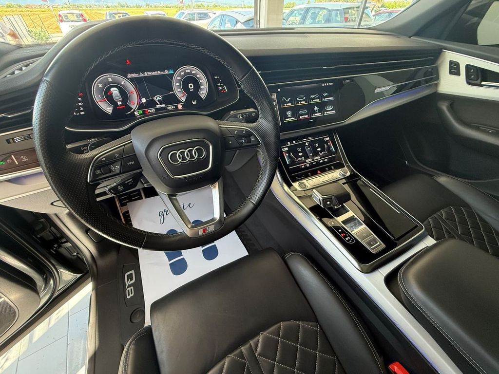 Audi Q8 2021