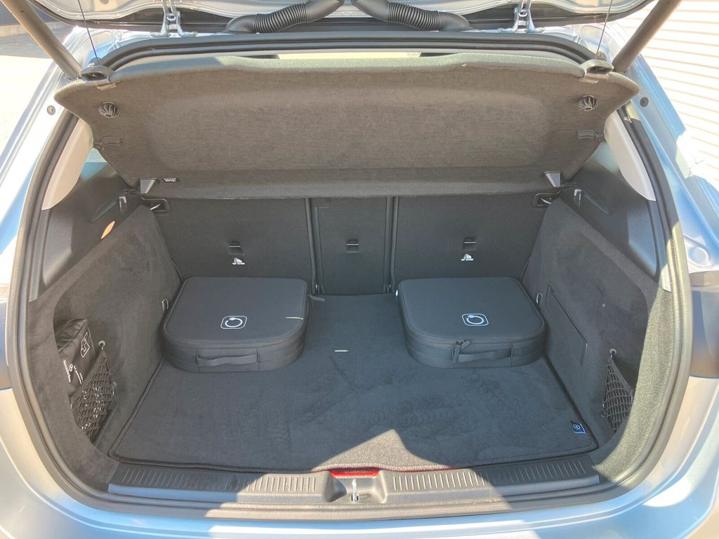 Mercedes-Benz B 250 2024