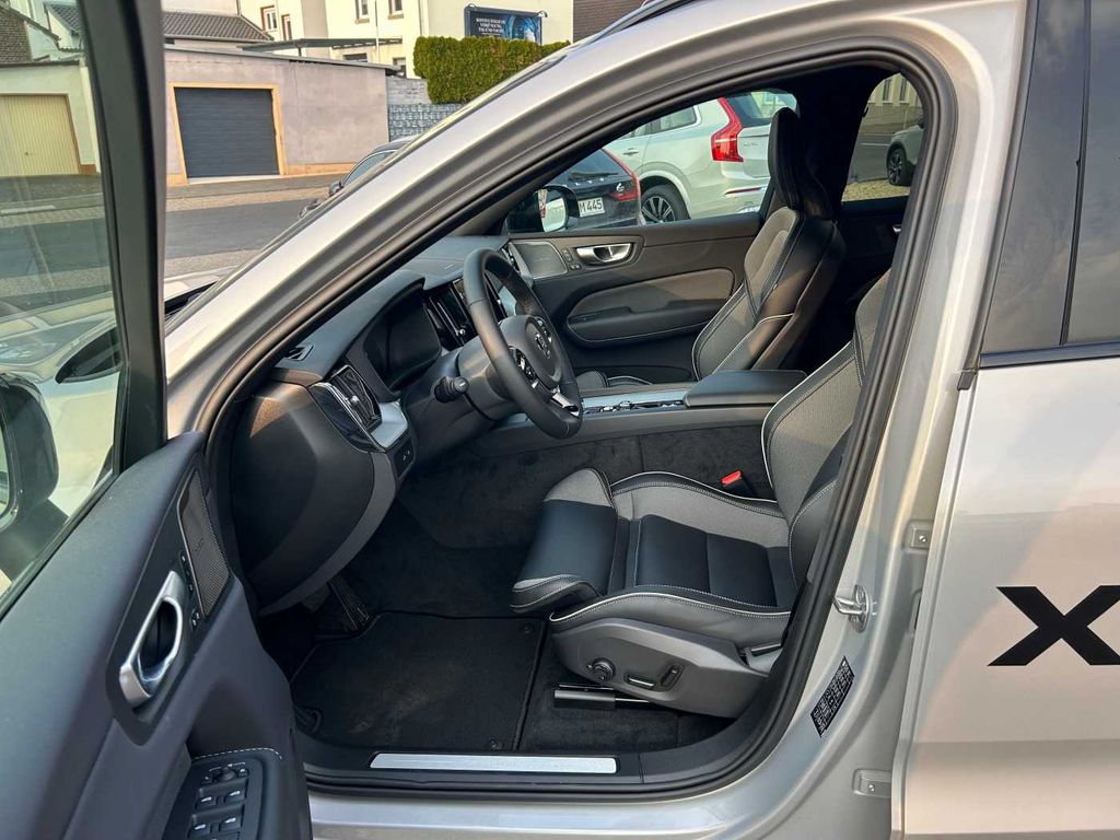 Volvo XC60 2025