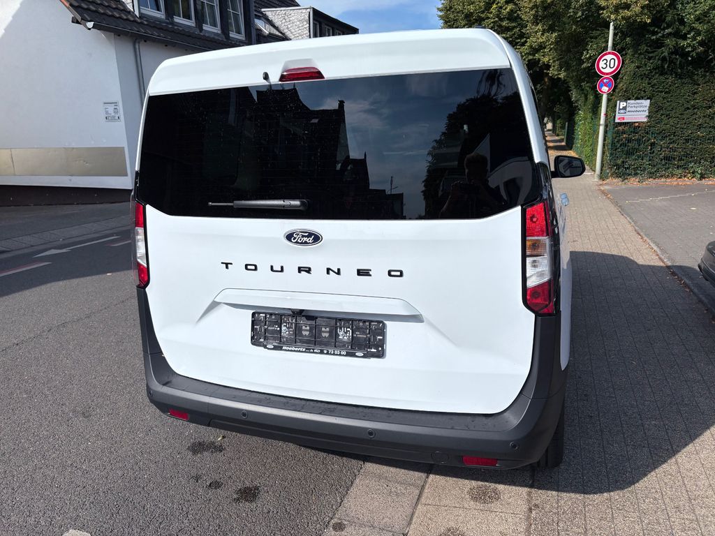 Ford Tourneo Courier 2025