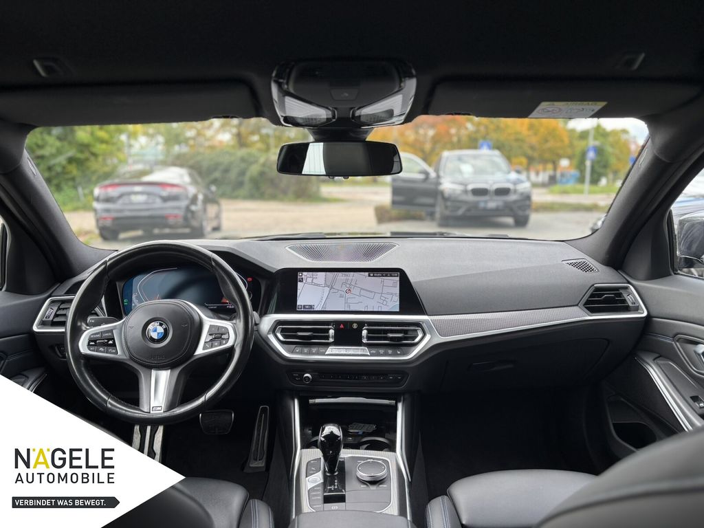 BMW 318 2022