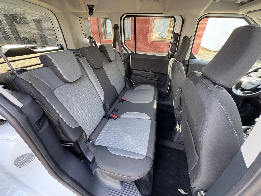 Ford Tourneo Courier 2025