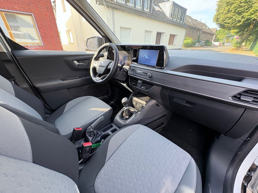 Ford Tourneo Courier 2025
