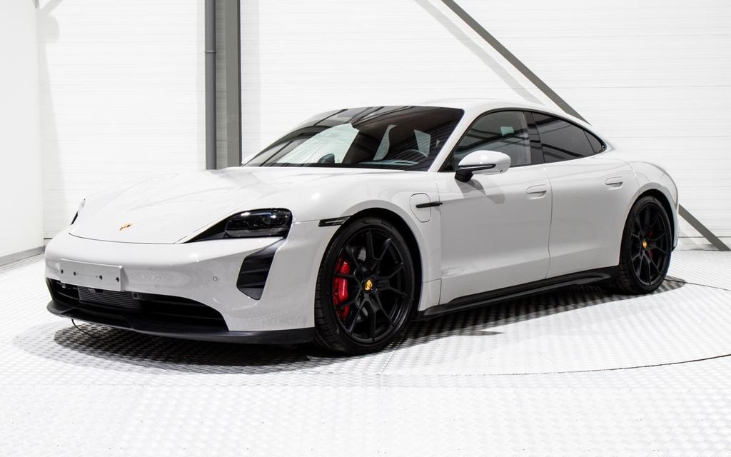 Porsche Taycan 2024