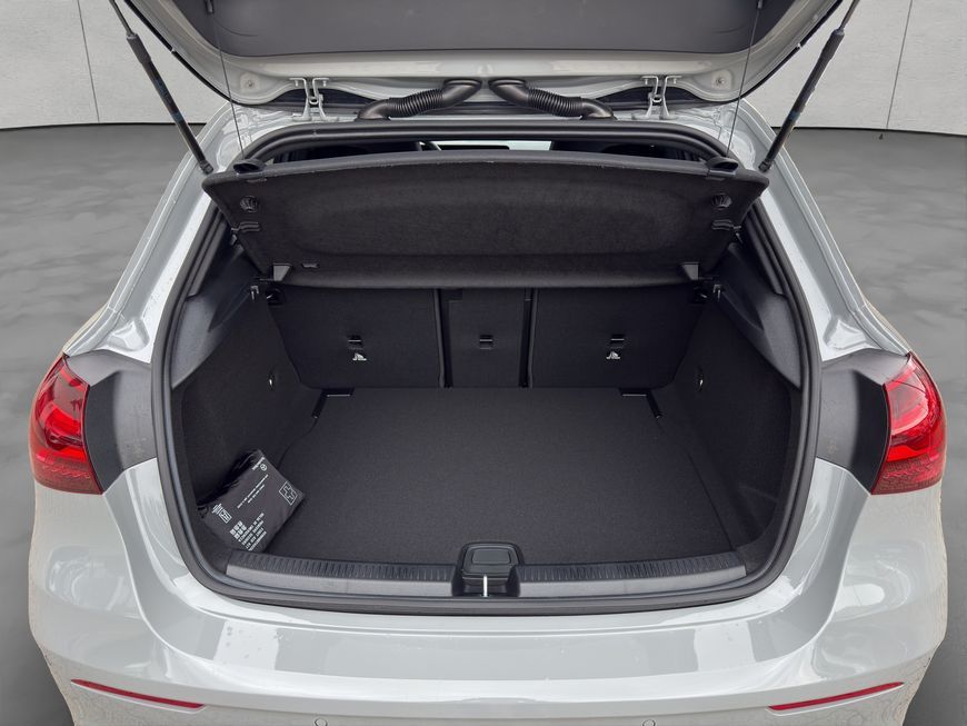 Mercedes-Benz A 180 2025