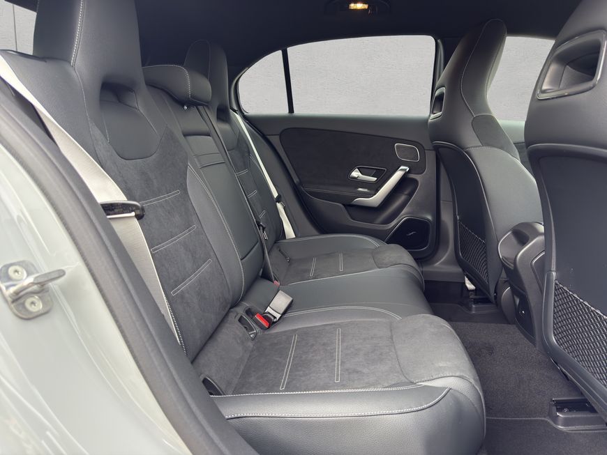 Mercedes-Benz A 180 2025