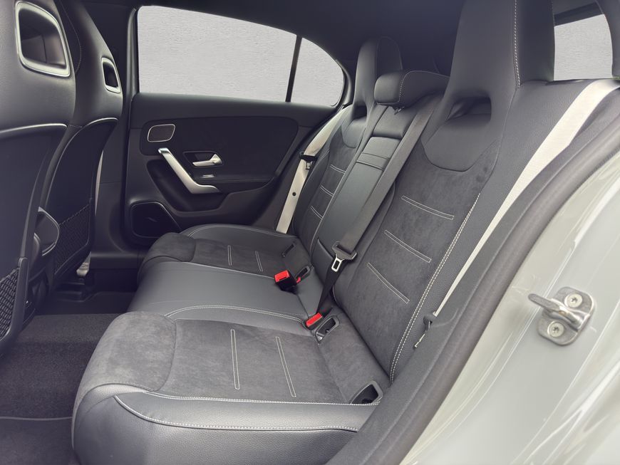 Mercedes-Benz A 180 2025