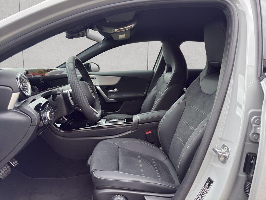 Mercedes-Benz A 180 2025