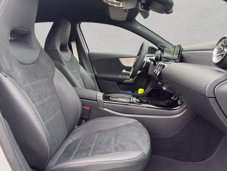 Mercedes-Benz A 180 2025