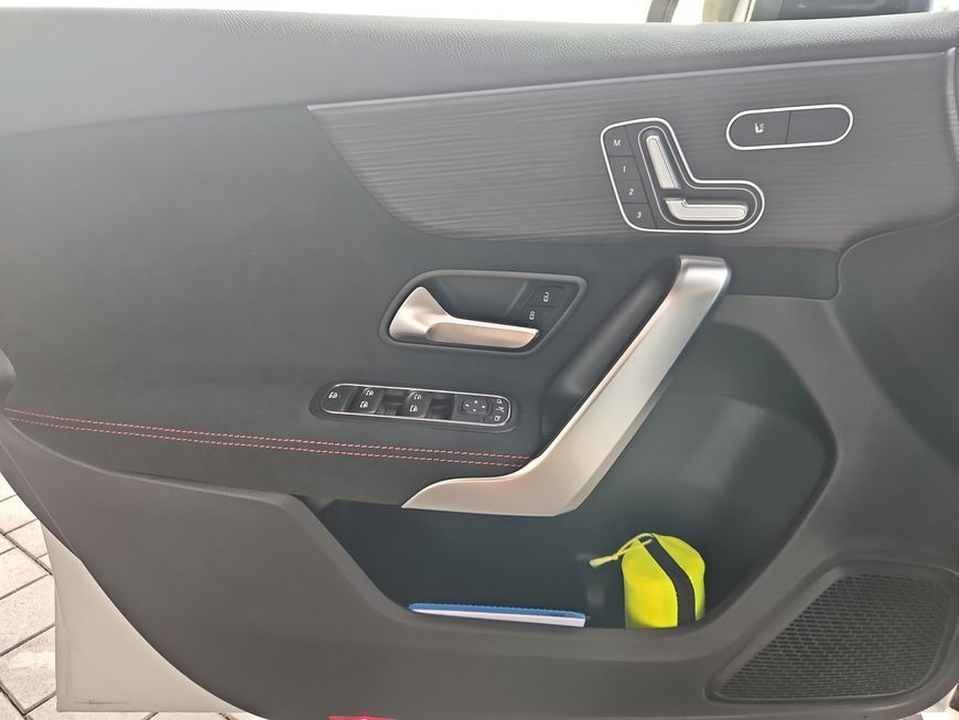 Mercedes-Benz A 200 2025