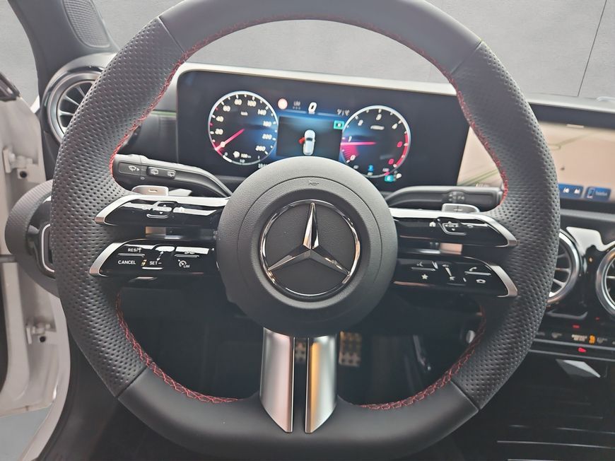 Mercedes-Benz A 200 2025