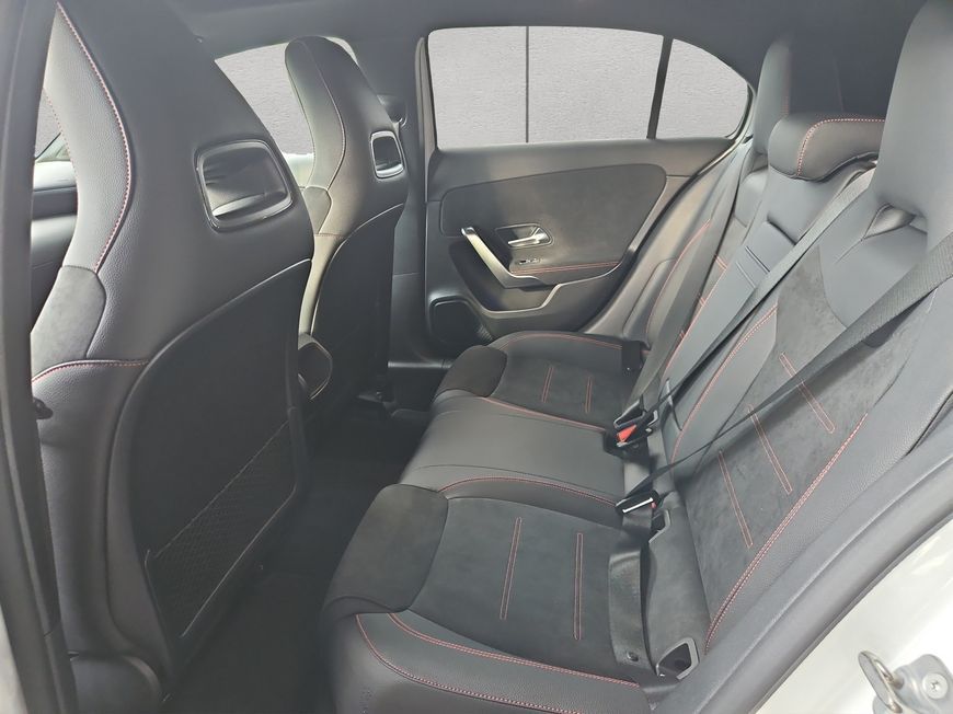 Mercedes-Benz A 200 2025