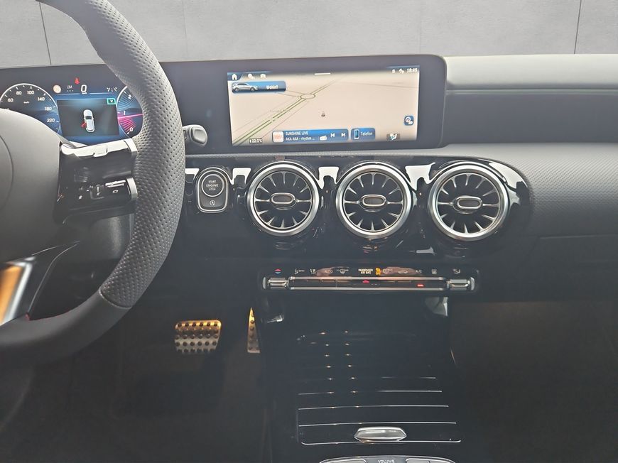 Mercedes-Benz A 200 2025