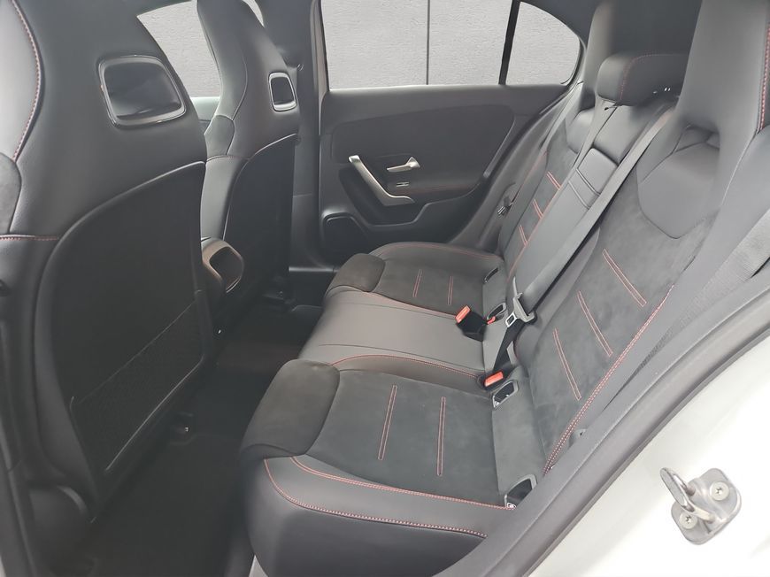 Mercedes-Benz A 200 2025