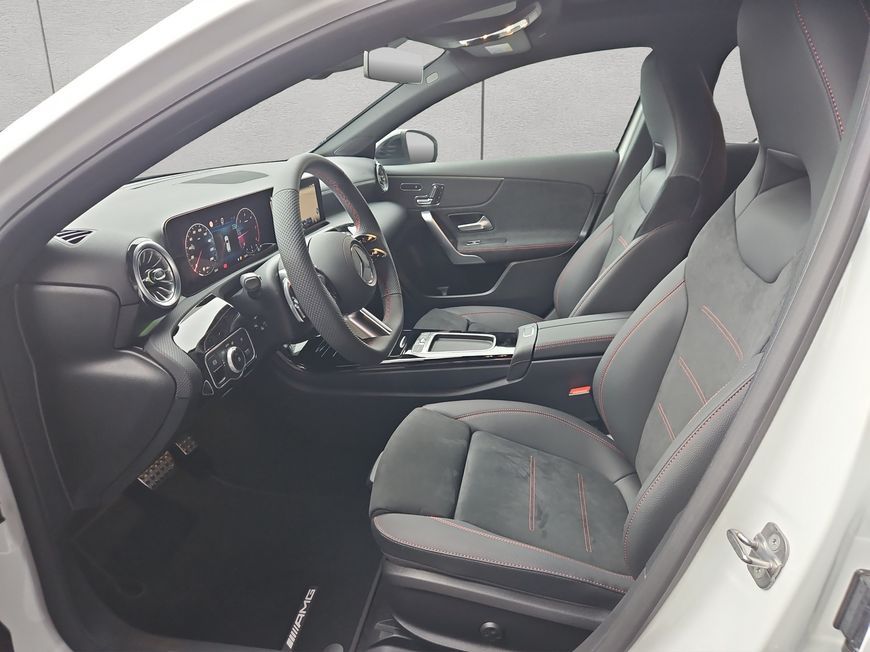 Mercedes-Benz A 200 2025