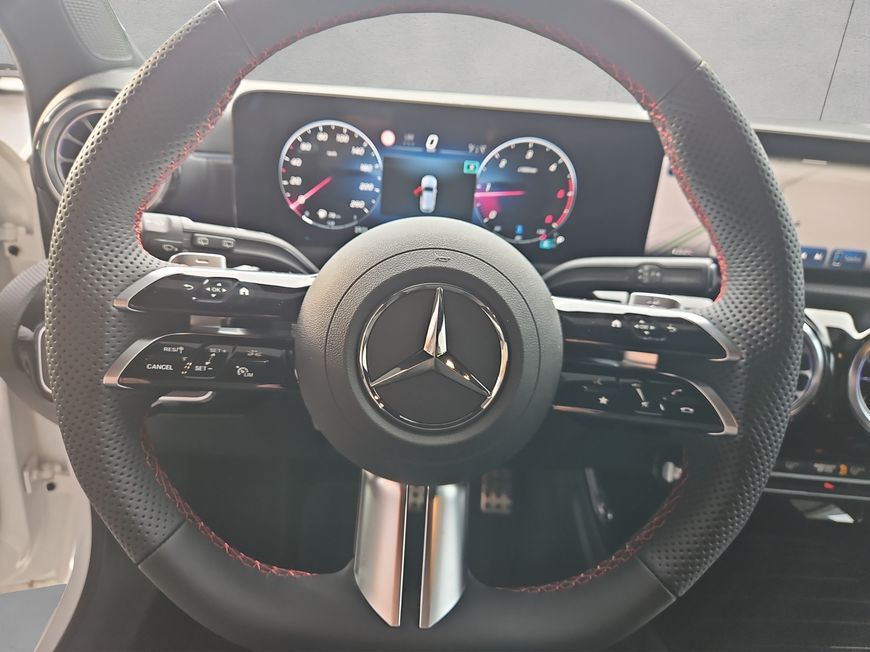 Mercedes-Benz A 200 2025