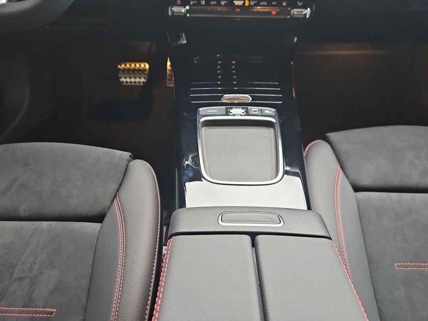 Mercedes-Benz A 200 2025