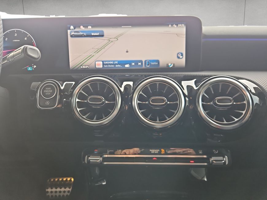 Mercedes-Benz A 200 2025