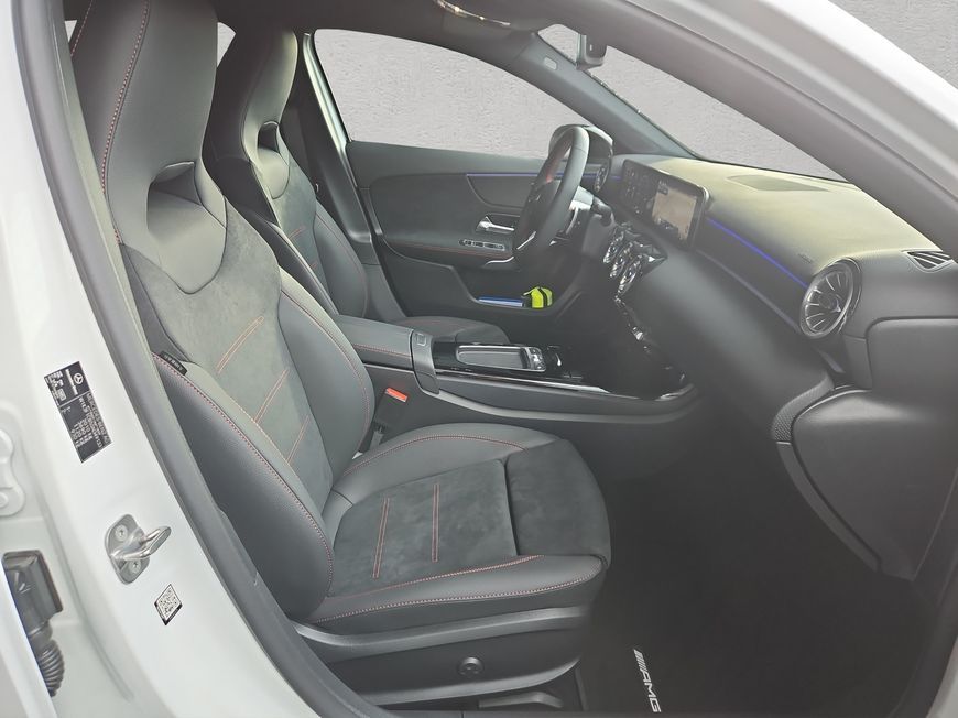 Mercedes-Benz A 200 2025