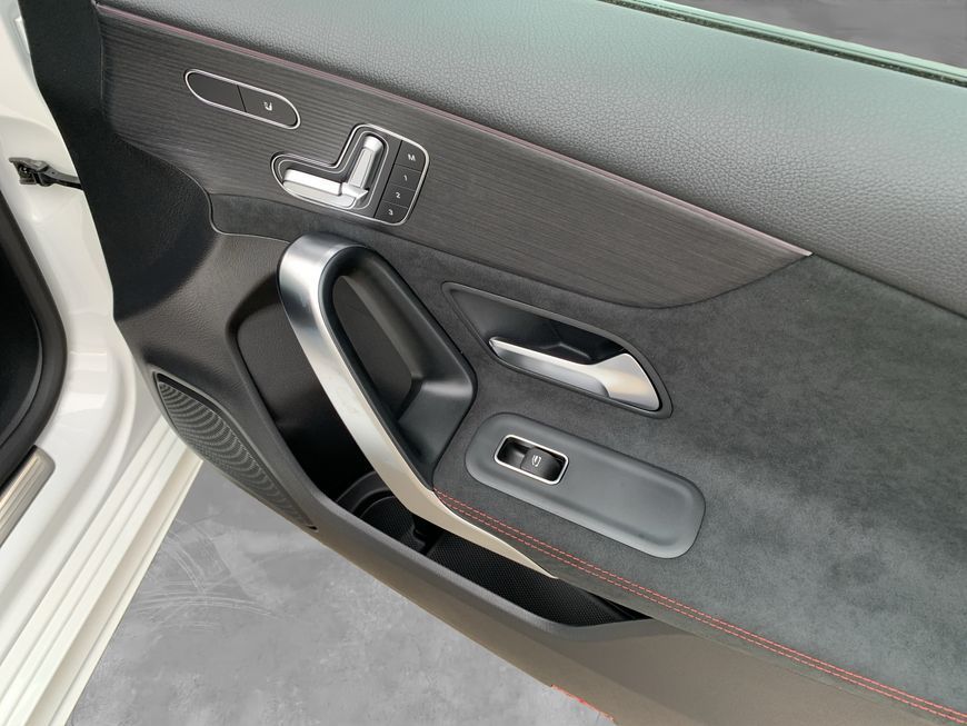 Mercedes-Benz A 200 2025