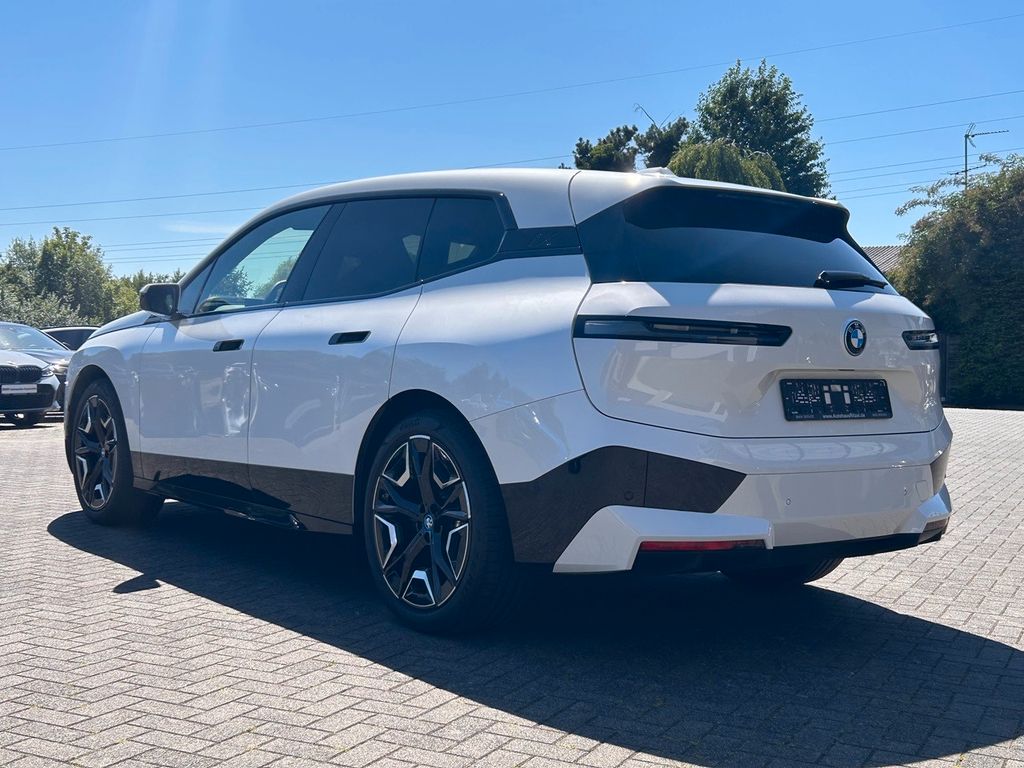 BMW iX 2024