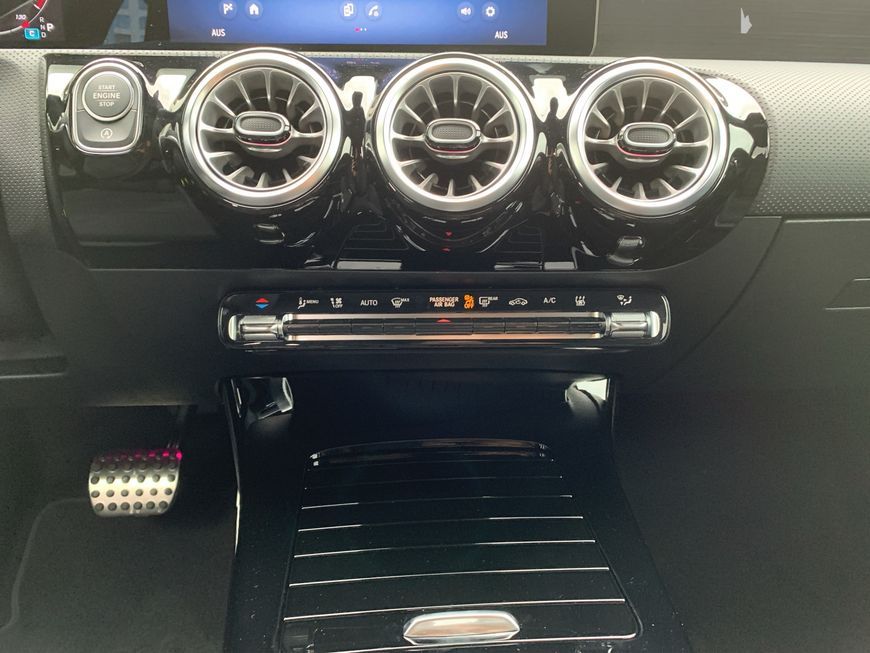 Mercedes-Benz A 200 2025