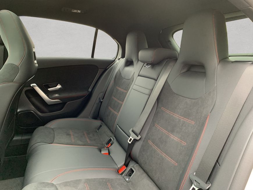 Mercedes-Benz A 200 2025