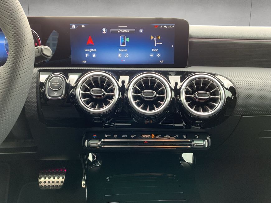 Mercedes-Benz A 200 2025