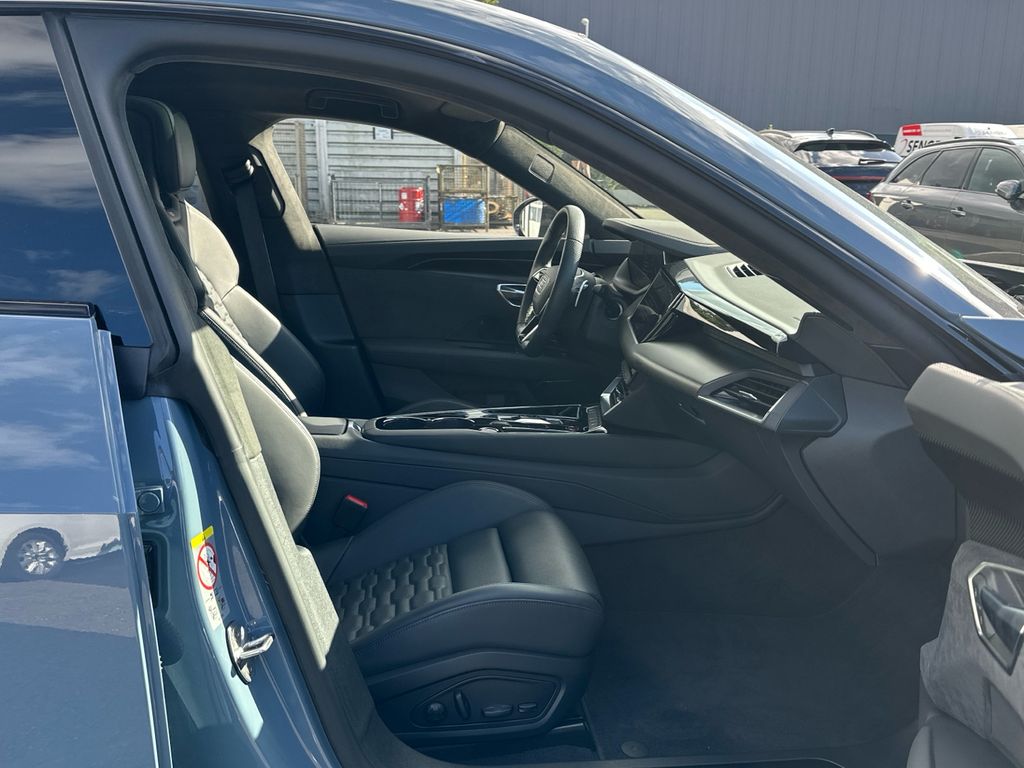 Audi RS e-tron GT 2024