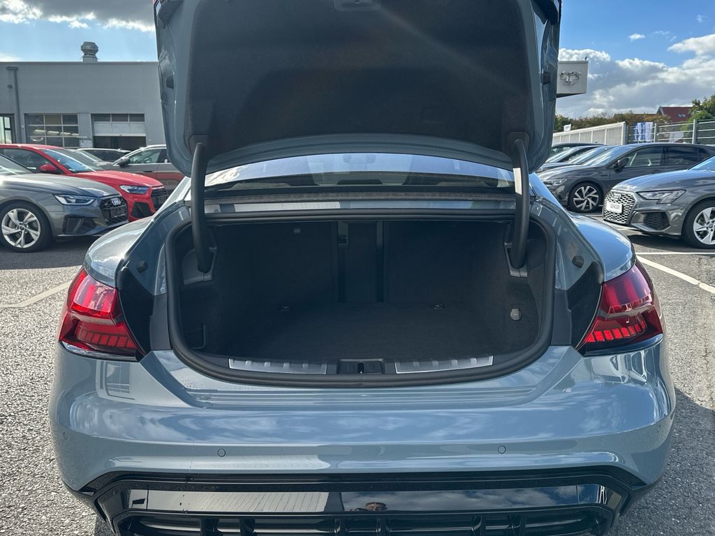 Audi RS e-tron GT 2024