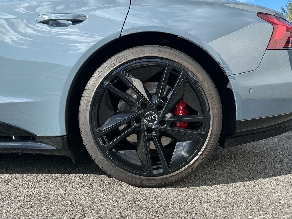 Audi RS e-tron GT 2024