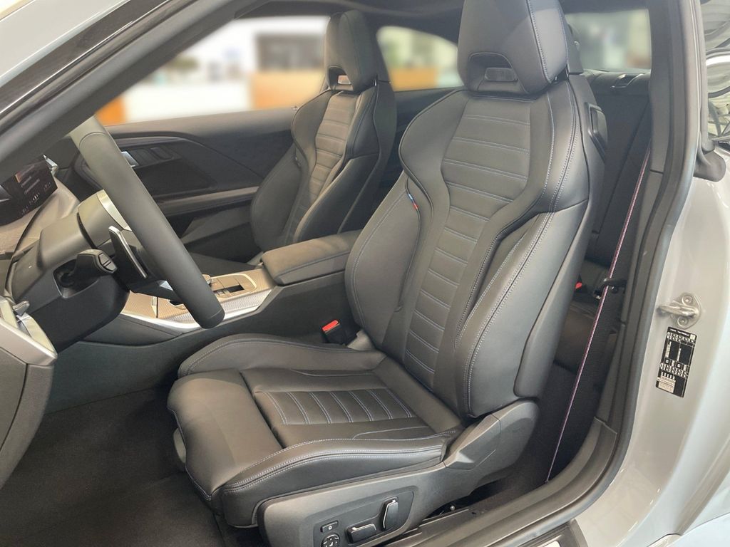 BMW 220 2025
