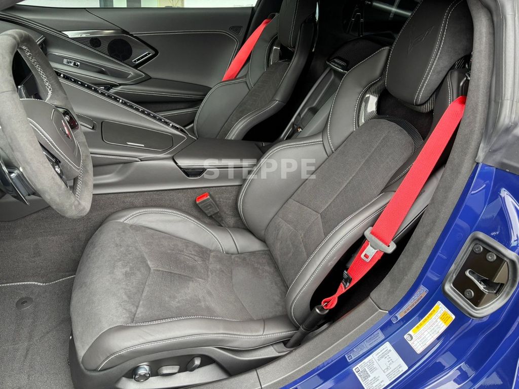 Corvette C8