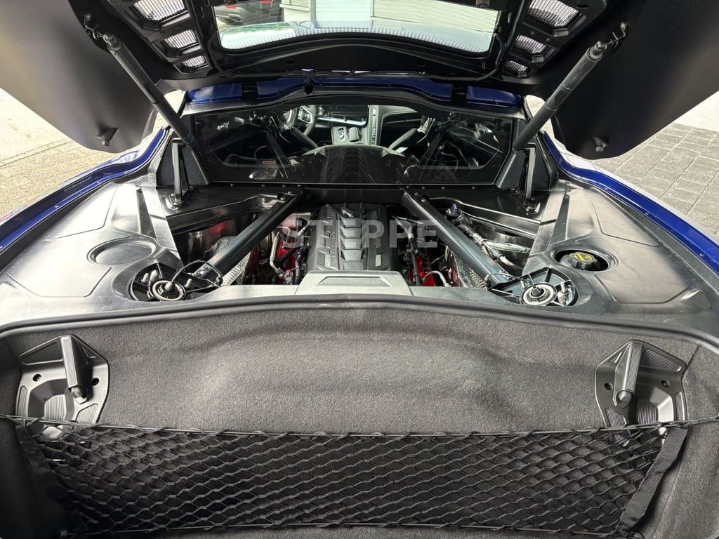 Corvette C8