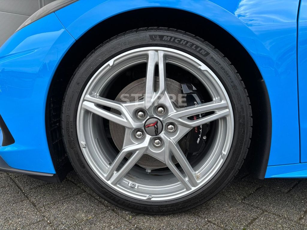 Corvette C8 2025