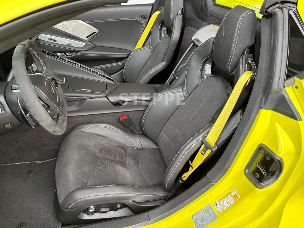 Corvette C8 2025