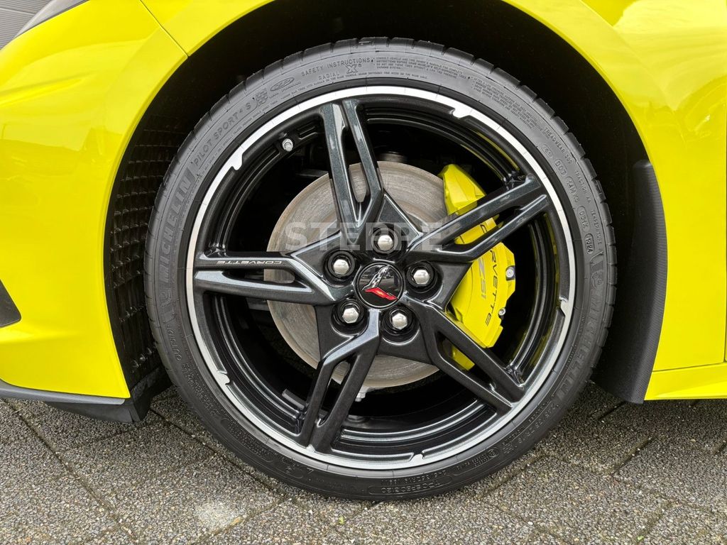Corvette C8 2025