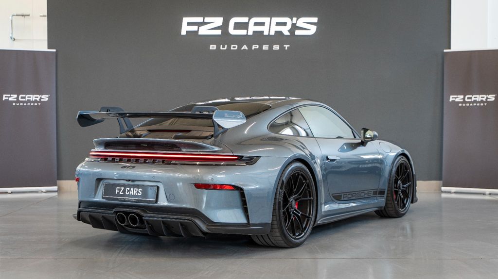 Porsche 992 2025