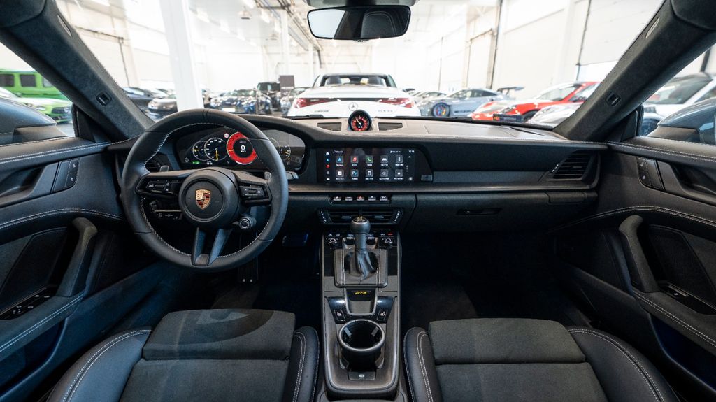 Porsche 992 2025