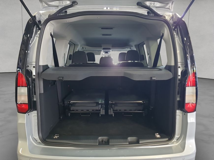 Ford Grand Tourneo 2025