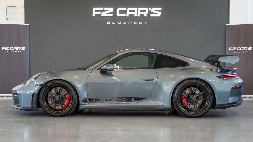 Porsche 992 2025