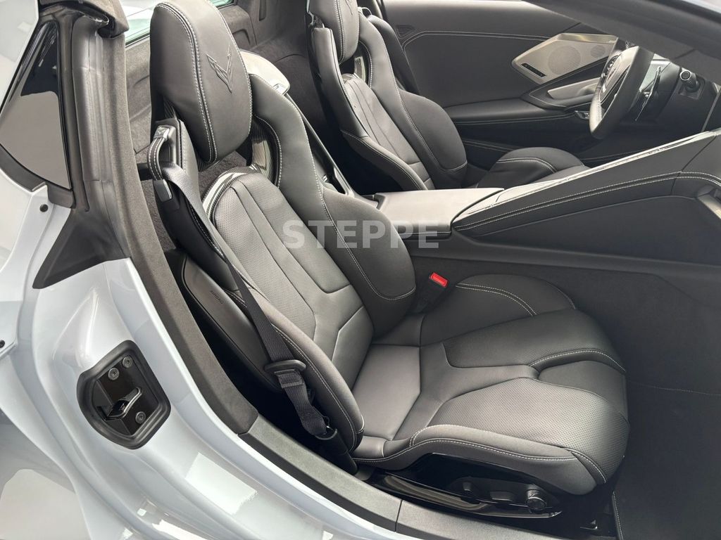 Corvette C8 2025