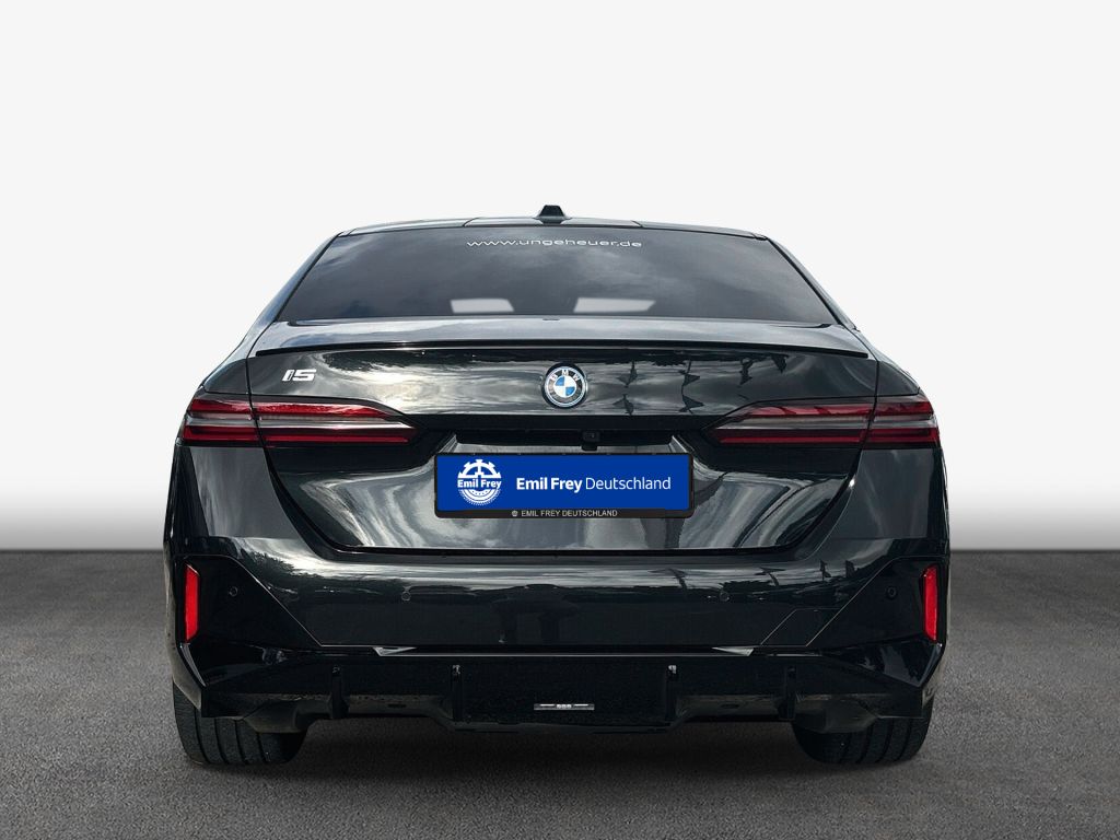 BMW i5 2025